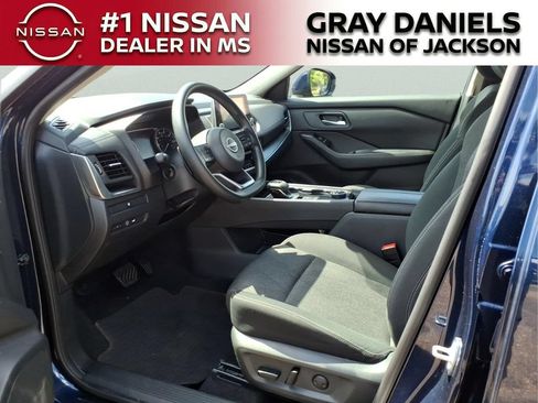 Used 2024 Nissan Rogue SV AWD/4WD image 24