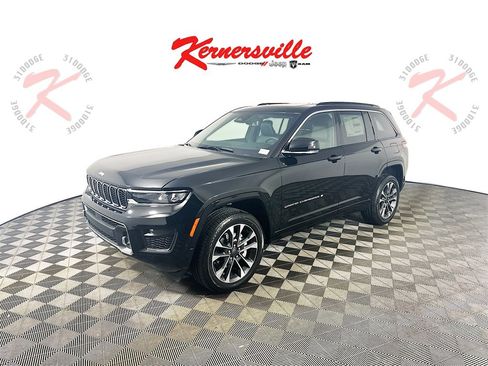 New 2025 Jeep Grand Cherokee Overland w/ Luxury Tech Group IV image 3