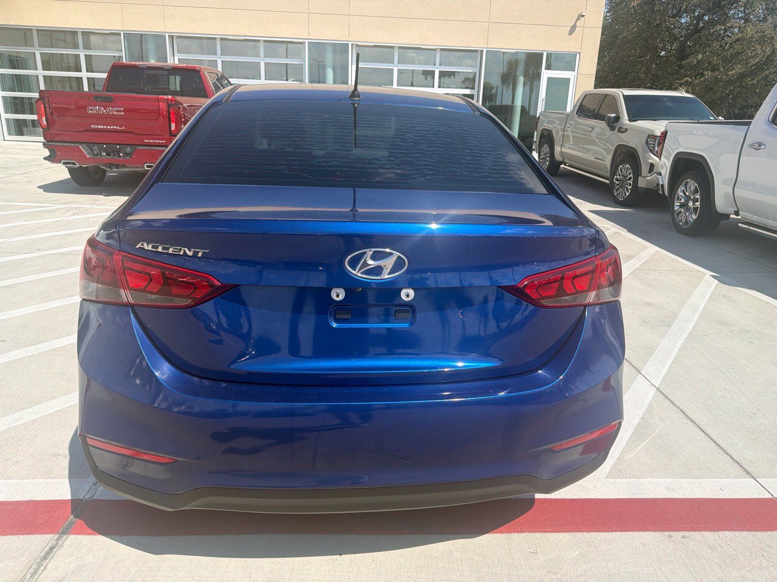 Used 2022 Hyundai Accent SE FWD image 5