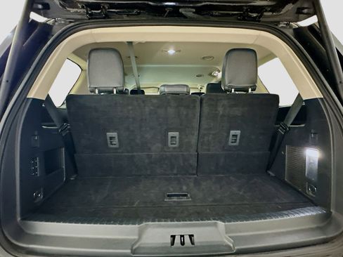 Used 2024 Ford Expedition XLT image 31