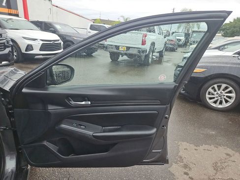 Used 2022 Nissan Altima 2.5 S FWD image 21