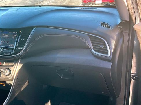 Used 2022 Chevrolet Trax LT image 13