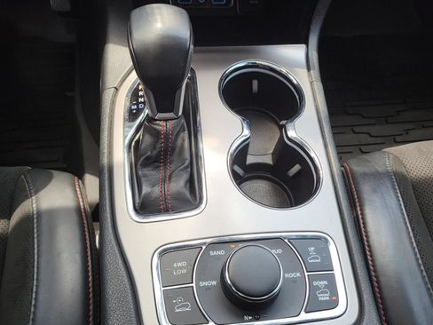 Used 2021 Jeep Grand Cherokee Trailhawk AWD/4WD image 29