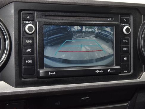 Used 2018 Toyota Tacoma SR5 AWD/4WD image 27