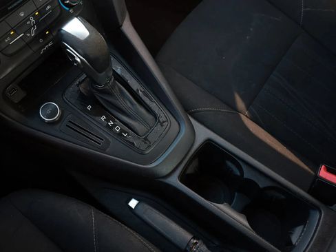 Used 2016 Ford Focus SE FWD image 38