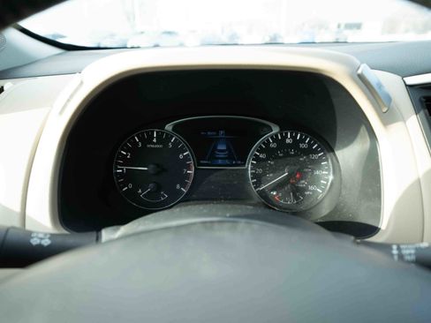 Used 2018 Nissan Pathfinder Platinum image 16