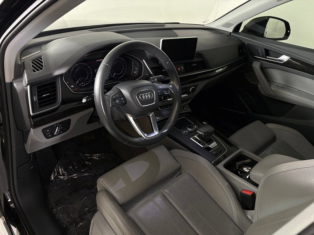Used 2020 Audi Q5 e Premium Plus w/ Premium Plus Package AWD/4WD image 15
