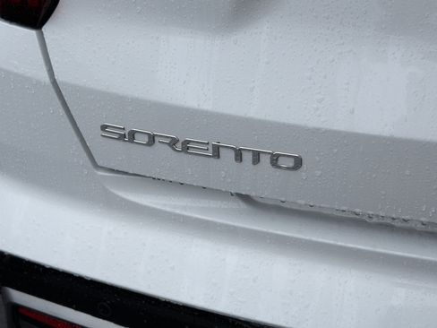 Used 2023 Kia Sorento SX image 8