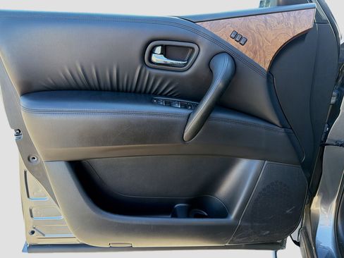 Used 2023 Nissan Armada SL w/ Captain's Chairs Package image 22