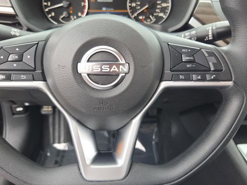 Used 2024 Nissan Altima 2.5 SV image 16