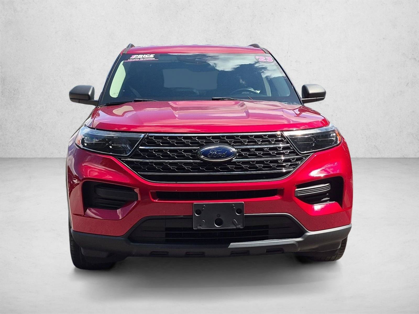 Used 2023 Ford Explorer XLT RWD image 3