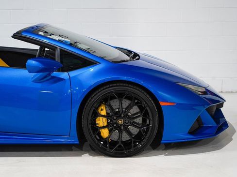 Used 2023 Lamborghini Huracan EVO image 22