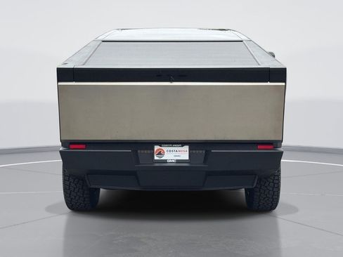 Used 2024 Tesla Cybertruck AWD Crew Cab image 4