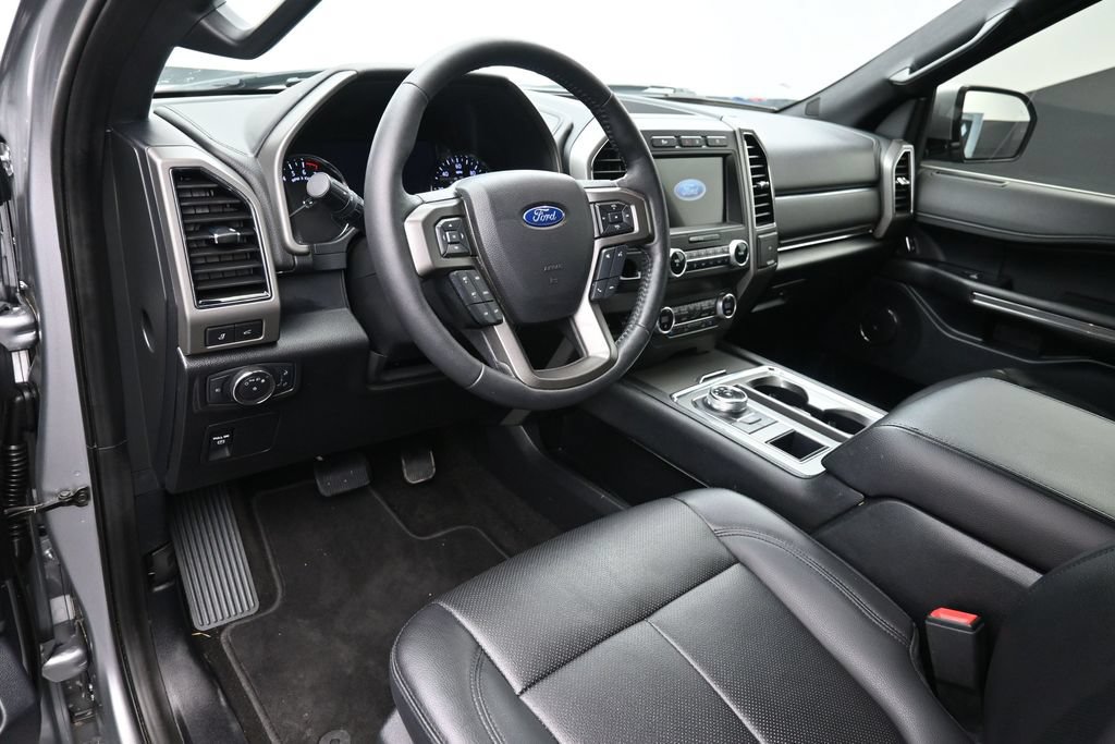 Used 2020 Ford Expedition XLT w/ Equipment Group 202A RWD image 13