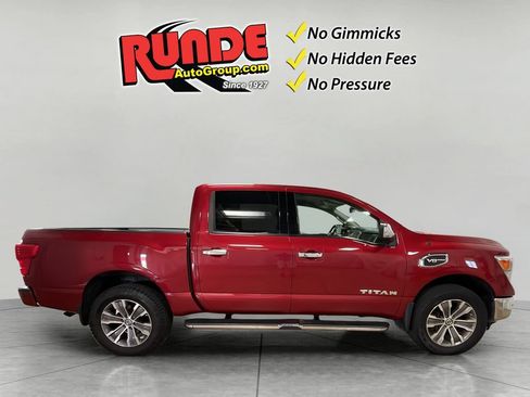 Used 2017 Nissan Titan SL AWD/4WD image 7