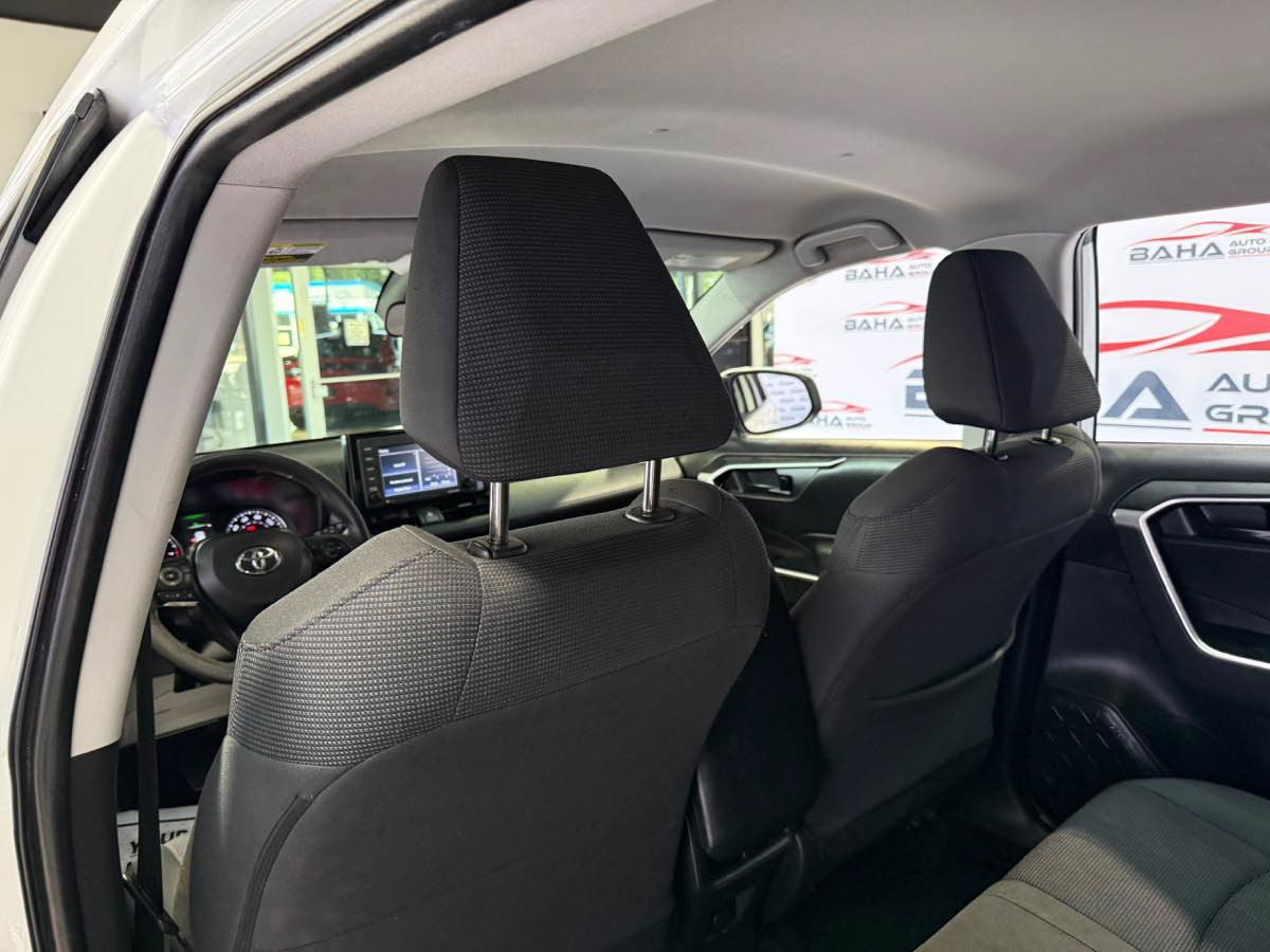 Used 2022 Toyota RAV4 LE AWD/4WD image 35