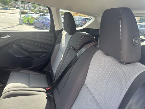 Used 2017 Ford Escape SE FWD image 21
