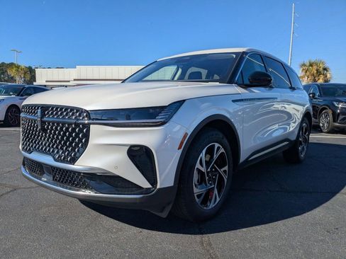 New 2026 Lincoln Nautilus Premier w/ Equipment Group 102A image 8