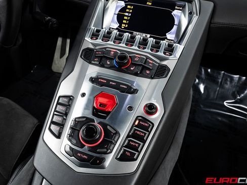 Used 2015 Lamborghini Aventador LP 700-4 image 29