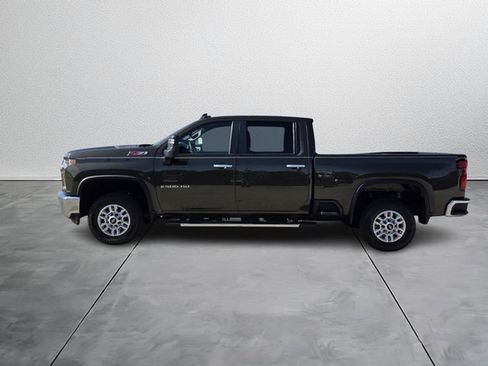 Used 2022 Chevrolet Silverado 2500 LT w/ Z71 Off-Road Package image 3