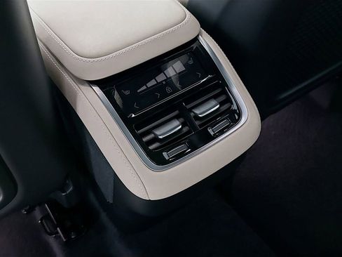 New 2026 Volvo XC90 B6 Plus w/ Protection Package Premier image 26