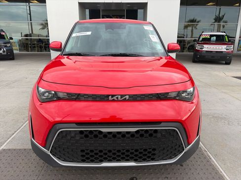 Used 2023 Kia Soul LX w/ LX Technology Package FWD image 10