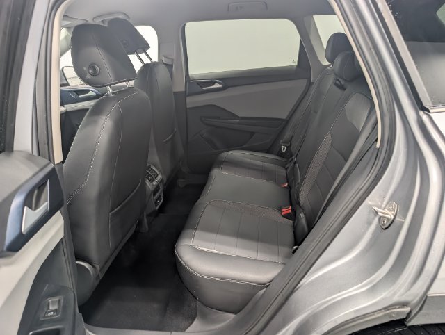 Used 2024 Volkswagen Taos SE FWD image 27