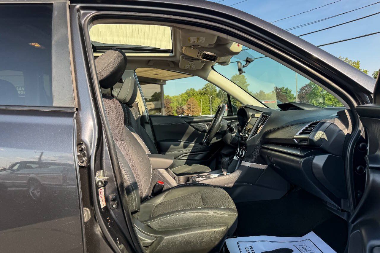 Used 2019 Subaru Forester Premium AWD/4WD image 10