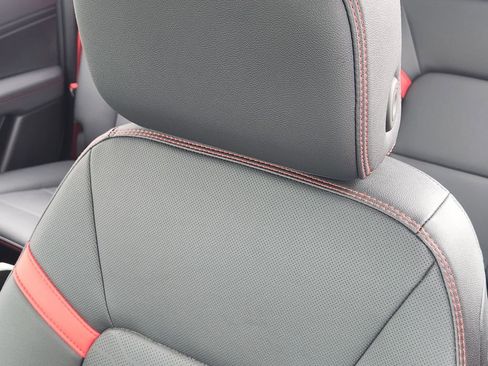 Used 2024 Chevrolet Colorado Z71 w/ Z71 Convenience Package 2 image 14