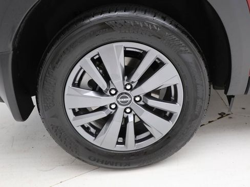 Used 2025 Nissan Pathfinder SV w/ SV Premium Package image 9