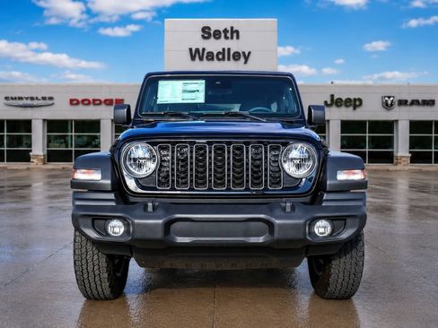 Used 2025 Jeep Wrangler Unlimited Sport AWD/4WD image 2