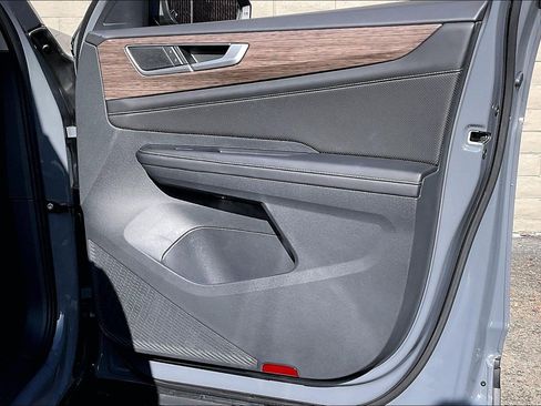 Certified 2025 Volkswagen Atlas SEL image 23