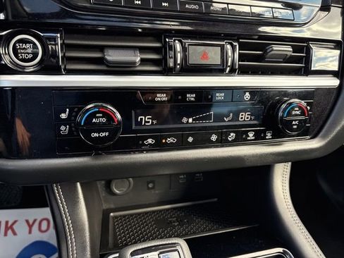 Used 2024 Nissan Pathfinder Platinum w/ Cargo Package image 34