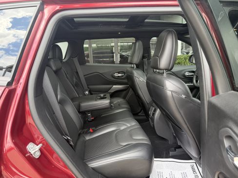 Used 2021 Jeep Cherokee Latitude Lux 80th Anniv w/ Quick Order Package 2YU 80th AWD/4WD image 31