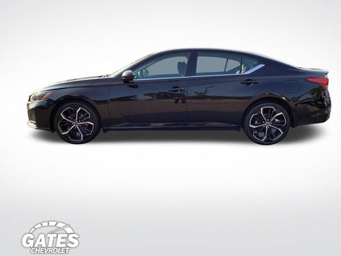 Used 2023 Nissan Altima 2.5 SR w/ SR Premium Package AWD/4WD image 7