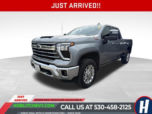 Used 2025 Chevrolet Silverado 2500 LTZ w/ LTZ Premium Package AWD/4WD image 4