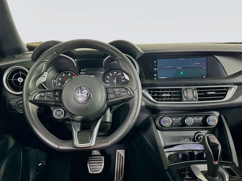 Used 2023 Alfa Romeo Stelvio Sprint image 18