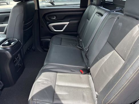 Used 2017 Nissan Titan SL RWD image 32