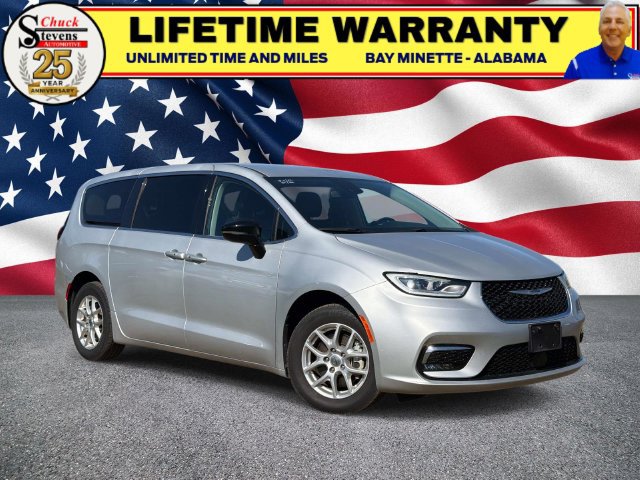 Used 2024 Chrysler Pacifica Touring-L FWD image 1