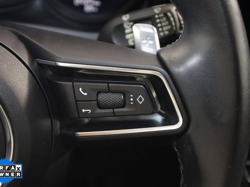 Used 2022 Porsche Macan image 41