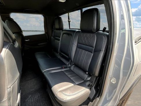 Used 2022 Nissan Frontier PRO-4X w/ Pro-4X Premium Package AWD/4WD image 25