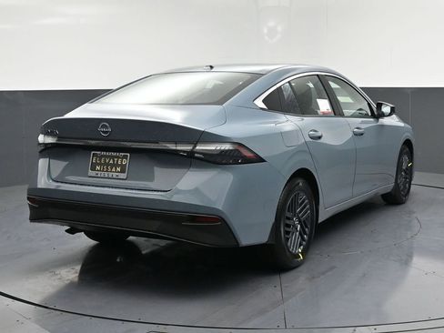 New 2026 Nissan Sentra SV w/ SV Convenience Package FWD image 4