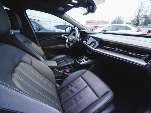 Used 2024 Audi Q4 e-tron Premium Plus image 38