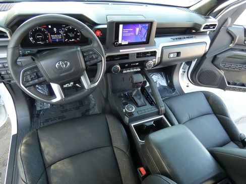 Used 2025 Toyota Tacoma TRD Sport image 28