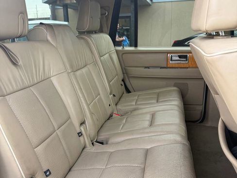Used 2008 Lincoln Navigator 4WD image 17