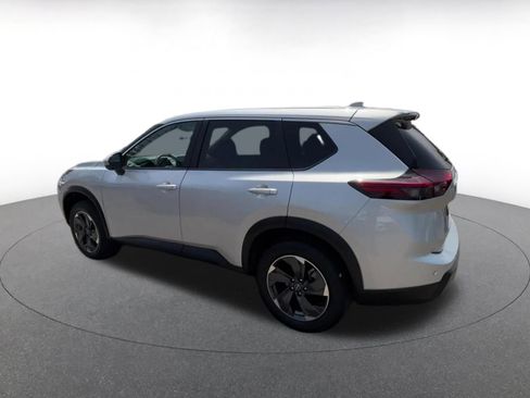 Used 2025 Nissan Rogue SV FWD image 10