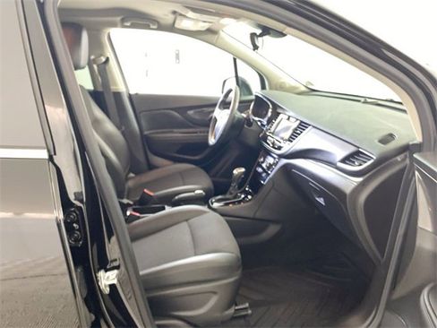 Used 2022 Buick Encore Preferred w/ Safety Package image 35