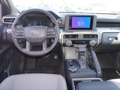 Certified 2026 Toyota Tacoma SR5 AWD/4WD image 10
