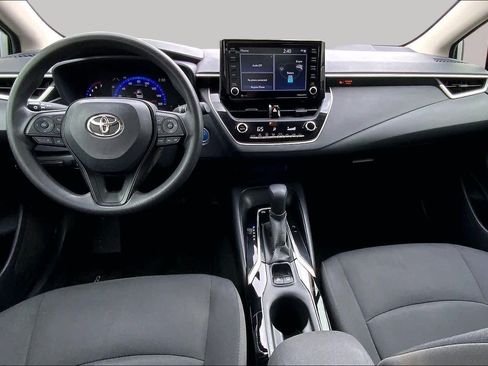Used 2022 Toyota Corolla LE FWD image 16