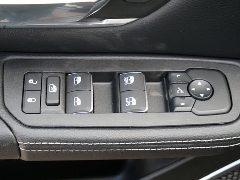 New 2026 RAM 1500 Laramie AWD/4WD image 13